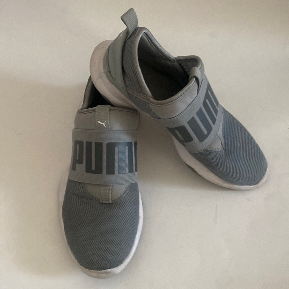 PUMA Womens Axelion Slip On Training Sneakers Athletic Shoes Grey 7.5 EUC $70